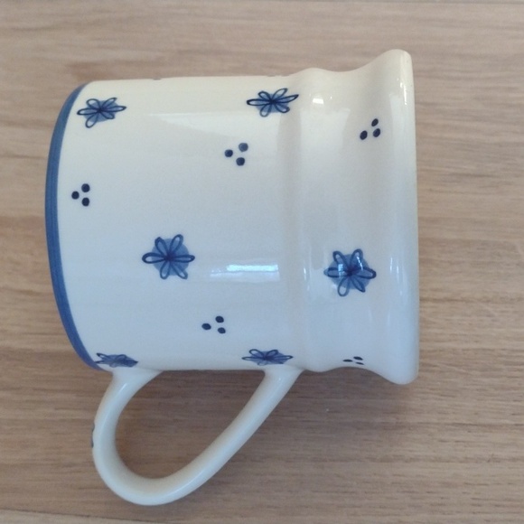 Daisy Dots 11 Oz Hand Painted Whittard Of Chelsea Mug Discontinued NWT - Picture 3 of 4